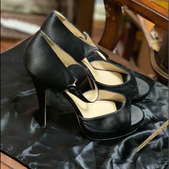 Authentic EUC YSL Black Satin Peep Toe Pumps - Picture 6 of 13